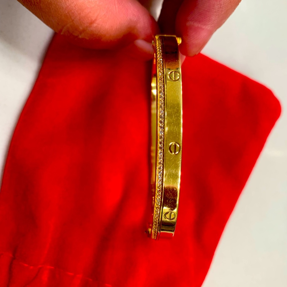 18K Saudi gold